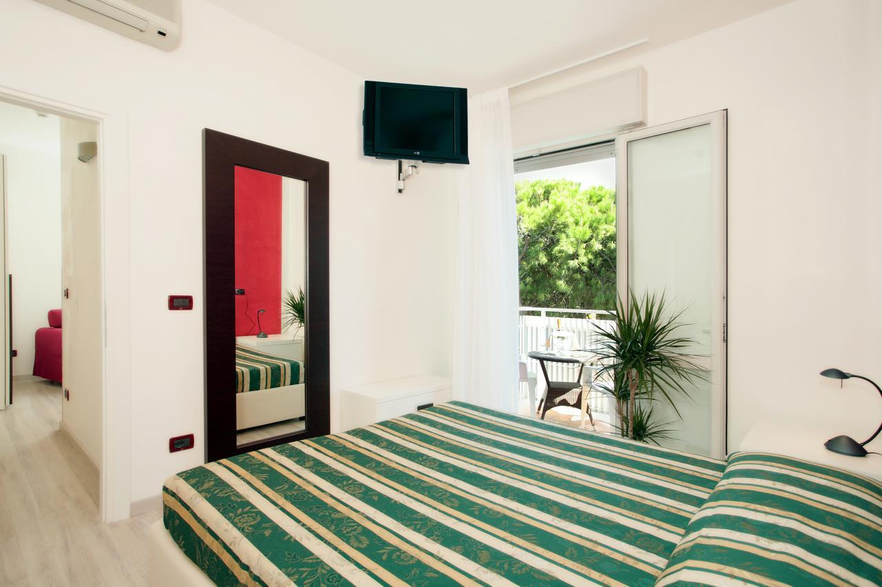Hotel Villa Maria Каорле Экстерьер фото