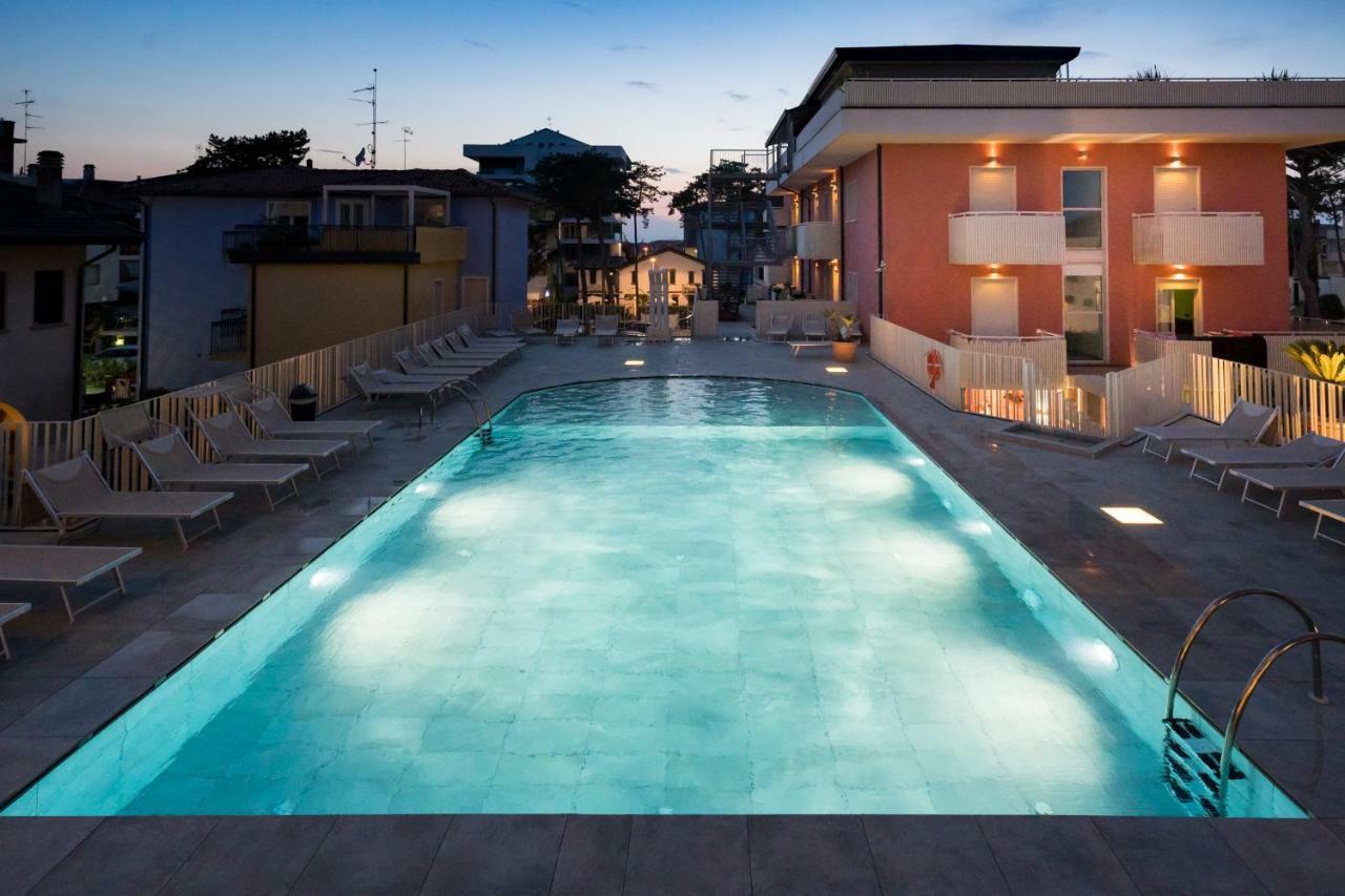Hotel Villa Maria Каорле Экстерьер фото